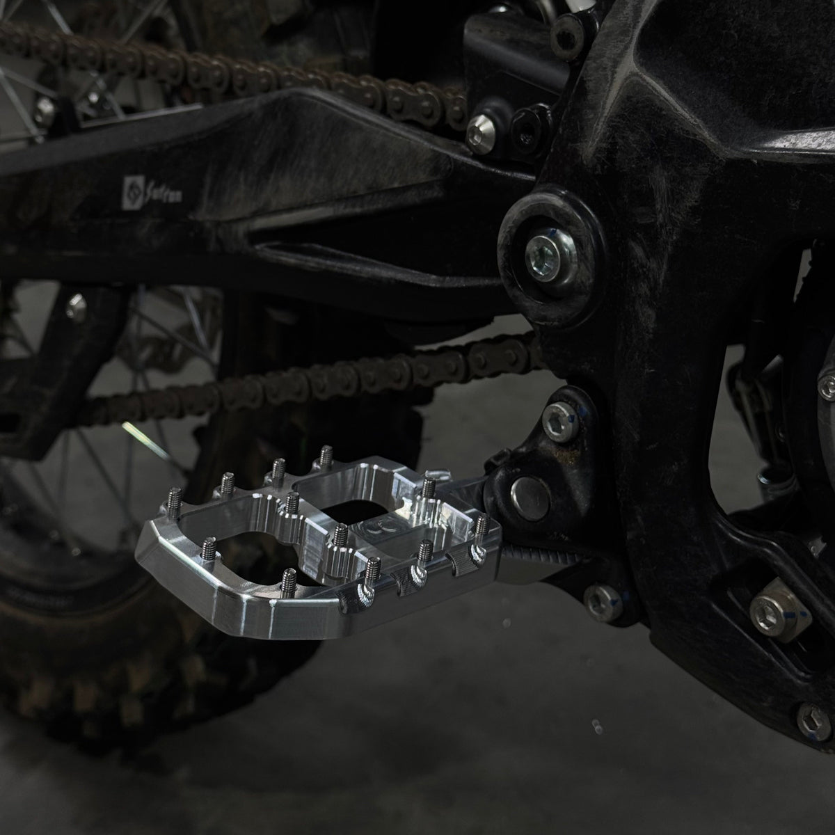 Prickly Foot Pegs Wide
